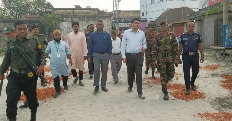 উপজেলা নির্বাহী কর্মকর্তার নেতৃত্বে সেনাবাহিনী, র্যাব ও পুলিশের অভিযান